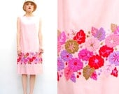 60s Pink Shift Dress - Embroidered Floral Dress - 1960s Knee Length Sleeveless Dress - Mod Dress - Summer Fashion - S M 6 8