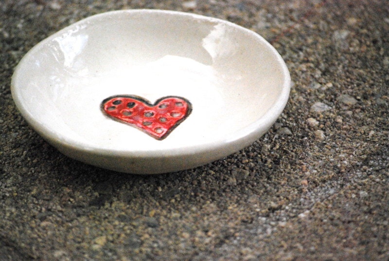 Red heart ring bowl