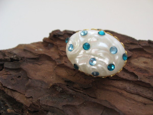Egg Brooch - Creamy Vintage Pearl Pin with Aqua Rhinestones - Sky Baby Blue Aquamarine