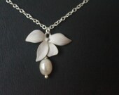 Wild Orchid  Necklace with freshwater pearl (gold or silver)