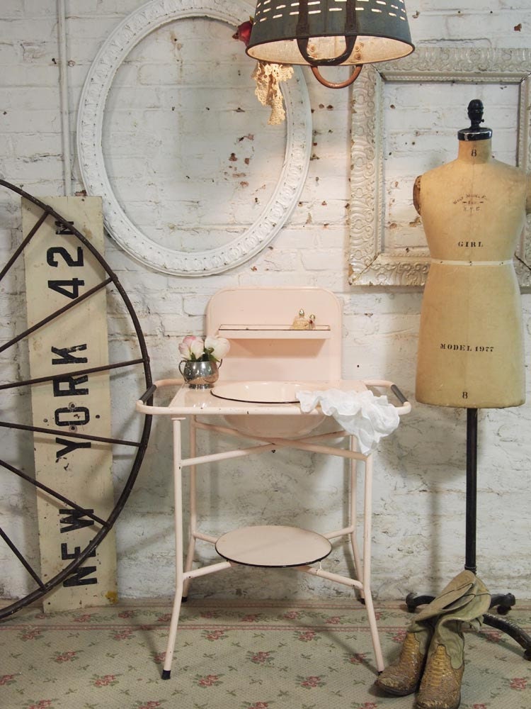 Painted Cottage Chic Shabby Pink Vintage Wash Stand VF290