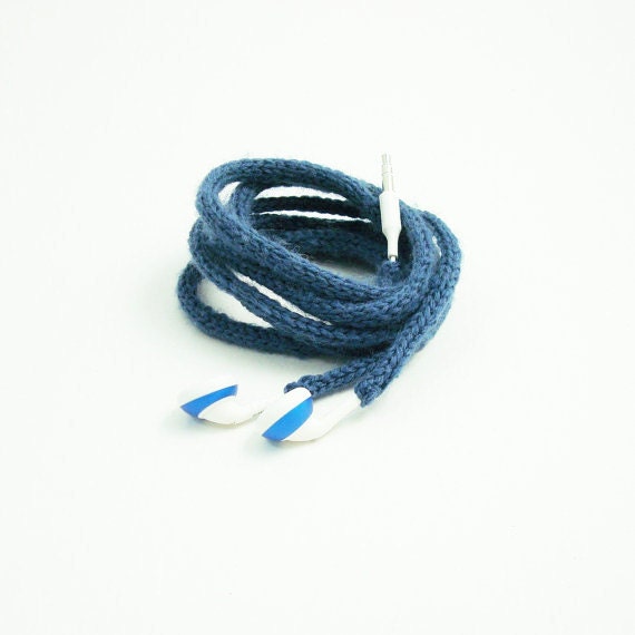 Tangle-Free Earbud Cozy, Blue and White, matches Blue iPod Nano
