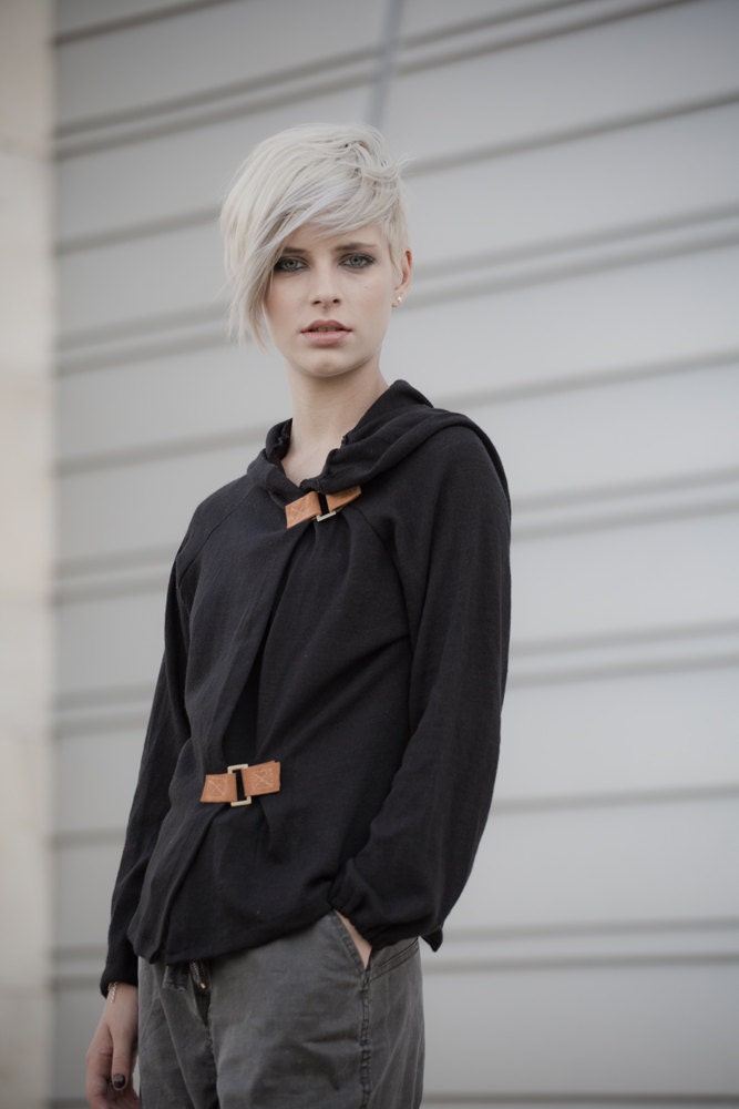 NEW BLACK hoody  sweater with camel leather claps