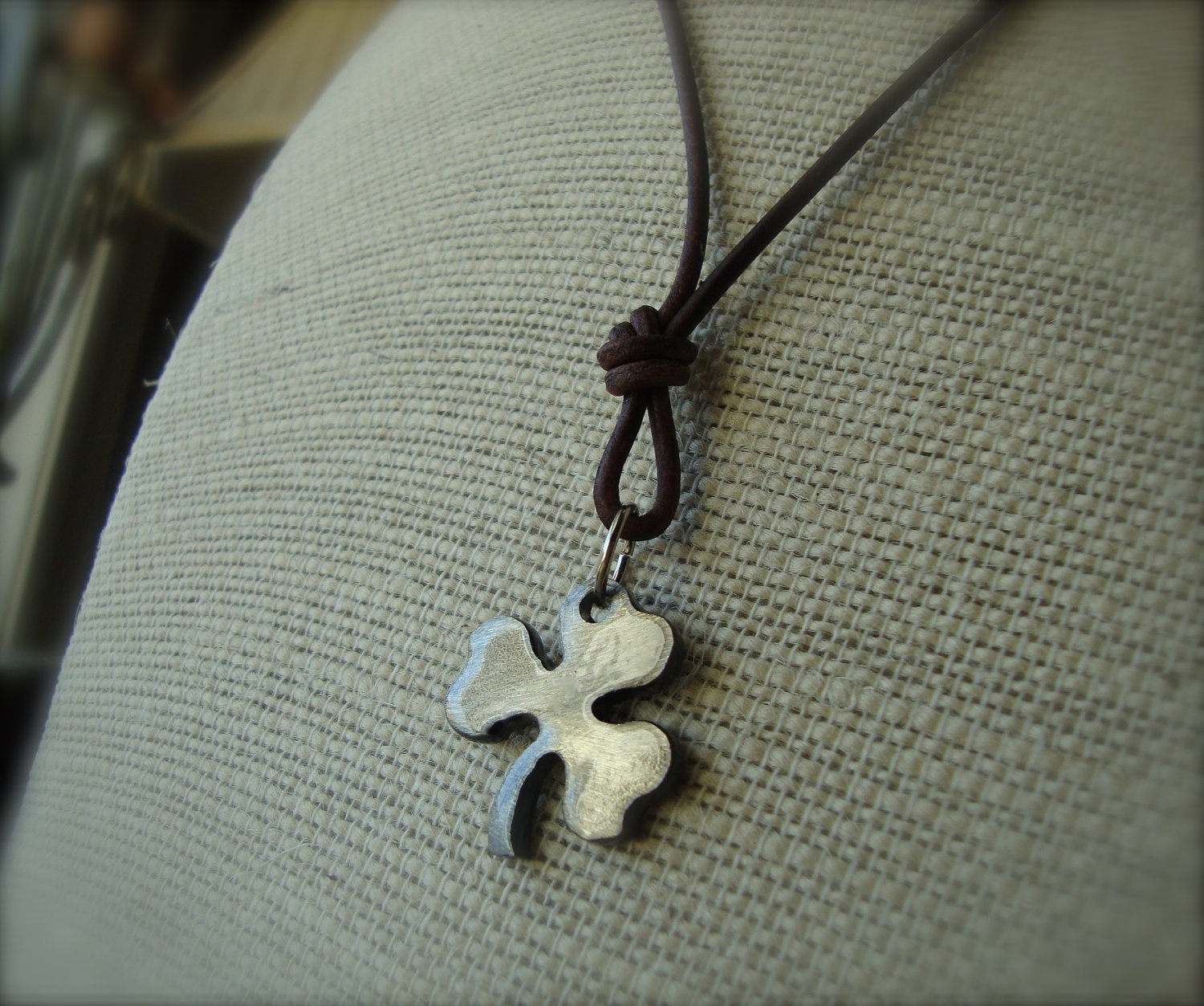 Niall Horan's Three Leaf Clover Necklace - Niall's Lucky Three Leaf Clover - ONE DIRECTION - uk Boy Band 1D Directioner Unisex