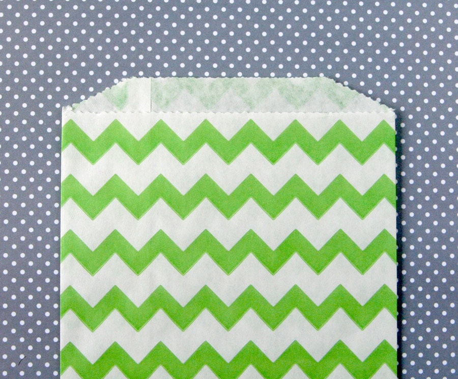 Green Chevron Goody Bags / Favor Bags / Treat Bags (20) - 5 x 7.5 inches - Midi Size