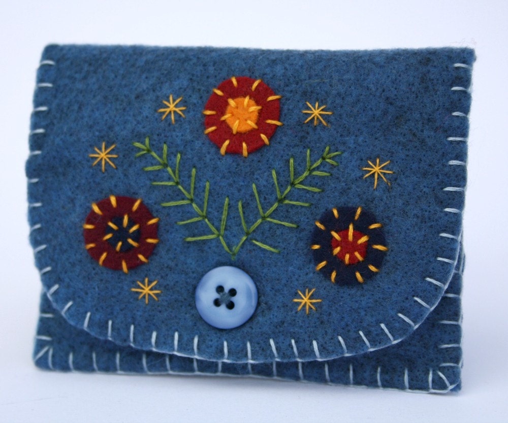 Felt coin purse. Blue floral wallet