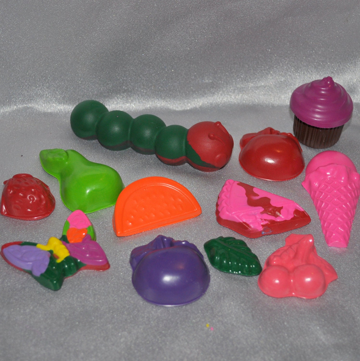 Recycled Crayons Caterpillar and Food Shaped Total of 12 Crayons Il_170x135