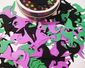 Witch hats Halloween confetti (48 purple, green and black pieces)