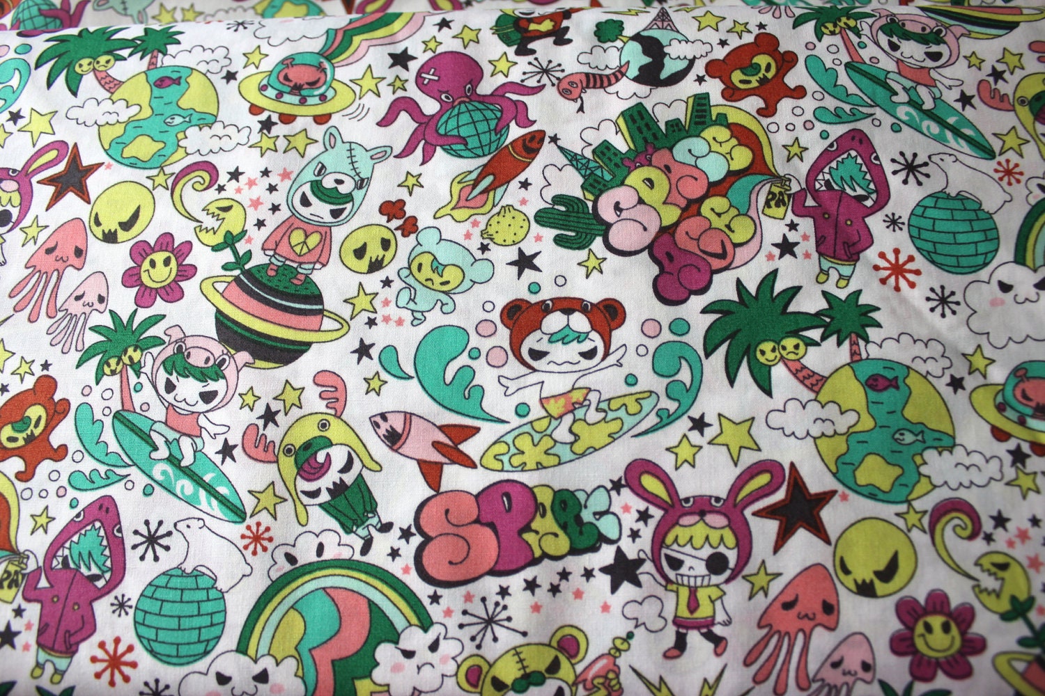 SALE... Kawaii from Hawaii Space Age Groovy, 1/2 yard