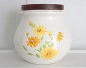 Hyalyn Pottery Canister with Wood Lid: Vintage Stoneware Cookie Jar Decorated with Yellow Daisies, Retro Kitchen, Carolina Pottery