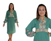 SALE - Vintage Dress - Boho Green 1970s