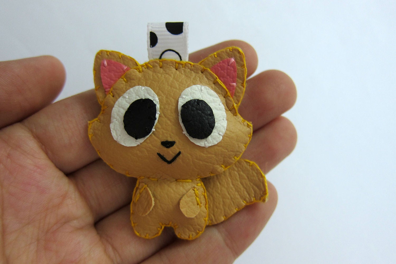 Cute Persian Cat Keychain - Momo