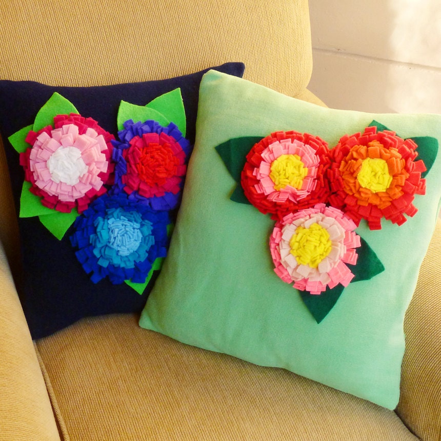 PDF Flower Fabric Sissi Pattern - Chrysanthemum and leaves - PHOTO tutorial - fabric/felt - accessory/decorative pillow