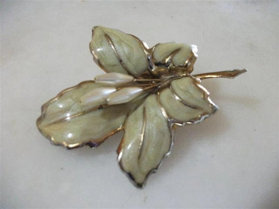 VINTAGE BROOCH, Leaf Brooch