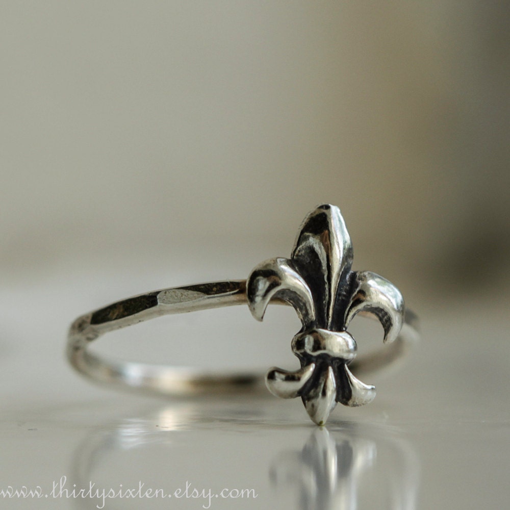 Fleur de Lis Ring