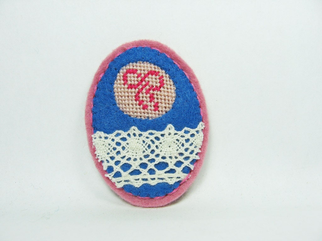 Lace mirage felt brooch