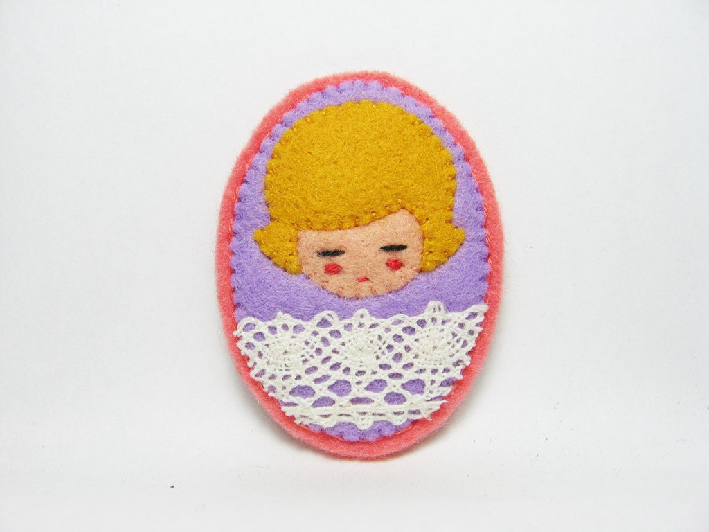 Lace mirage felt brooch