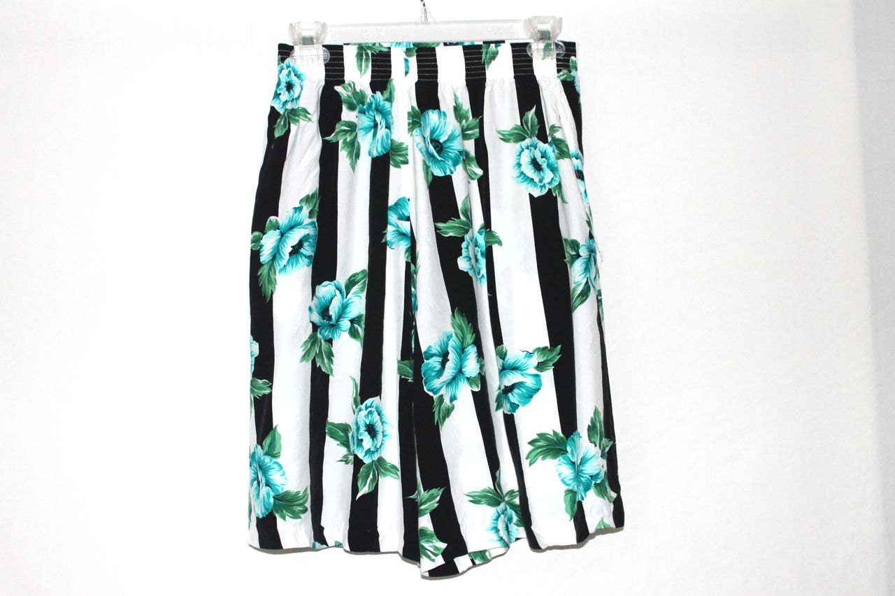 Vintage Koret Blue Floral 90s All Over Print Shorts