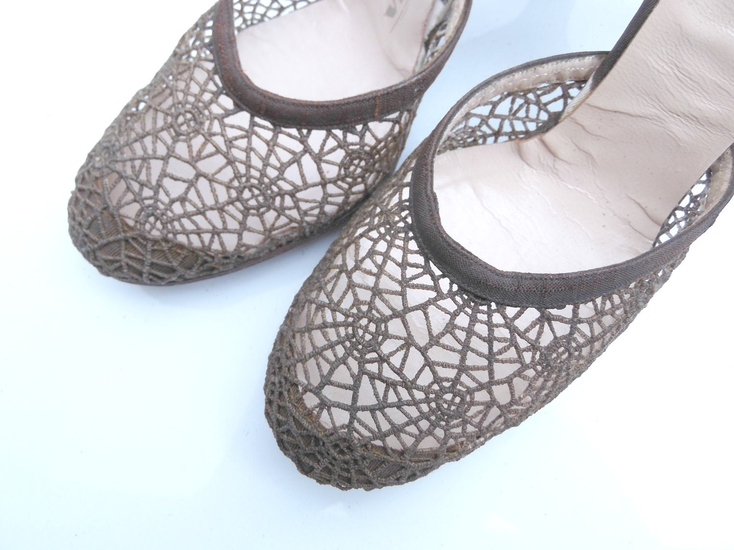 1950s Crochet Slingback Shoes Vintage Mid-Century Heels Webbed Lace