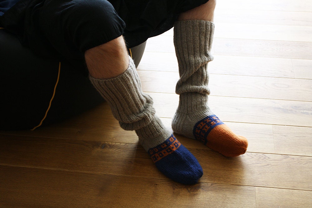 Hand knit grey wool socks for unisex adults