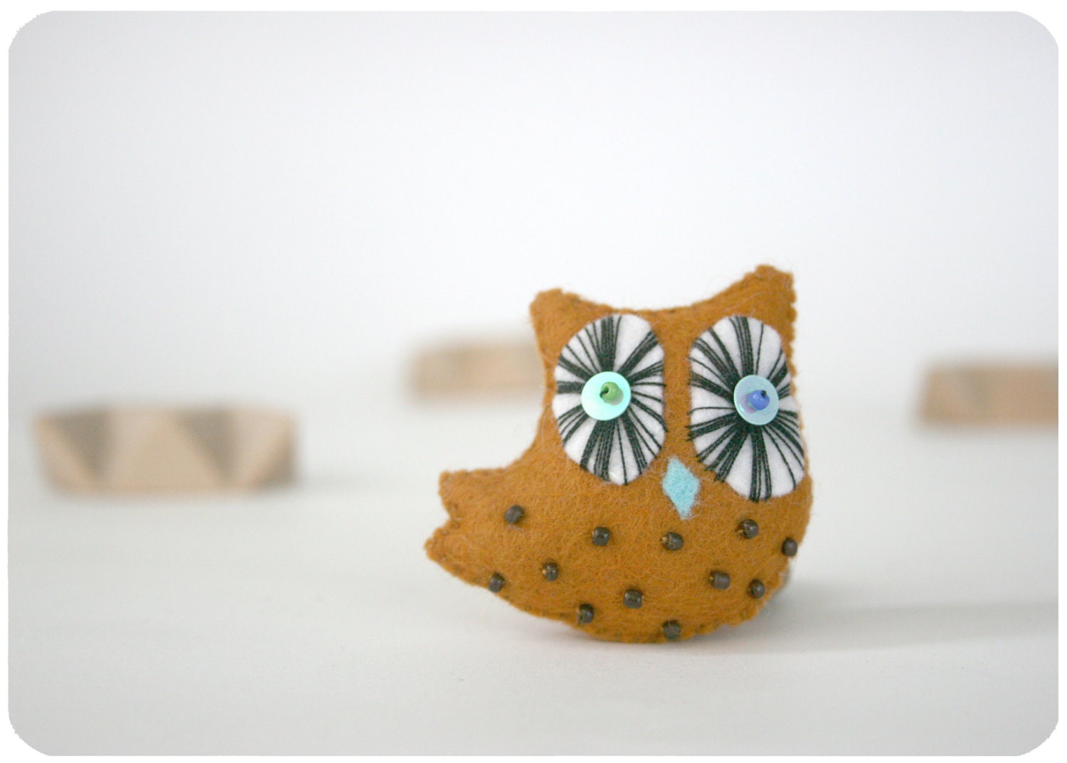 tan owl felt pin / owl gift
