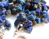 lapis lazuli bracelet. beaded gemstone chips. wire wrapped blue beaded uniquenecks bracelet