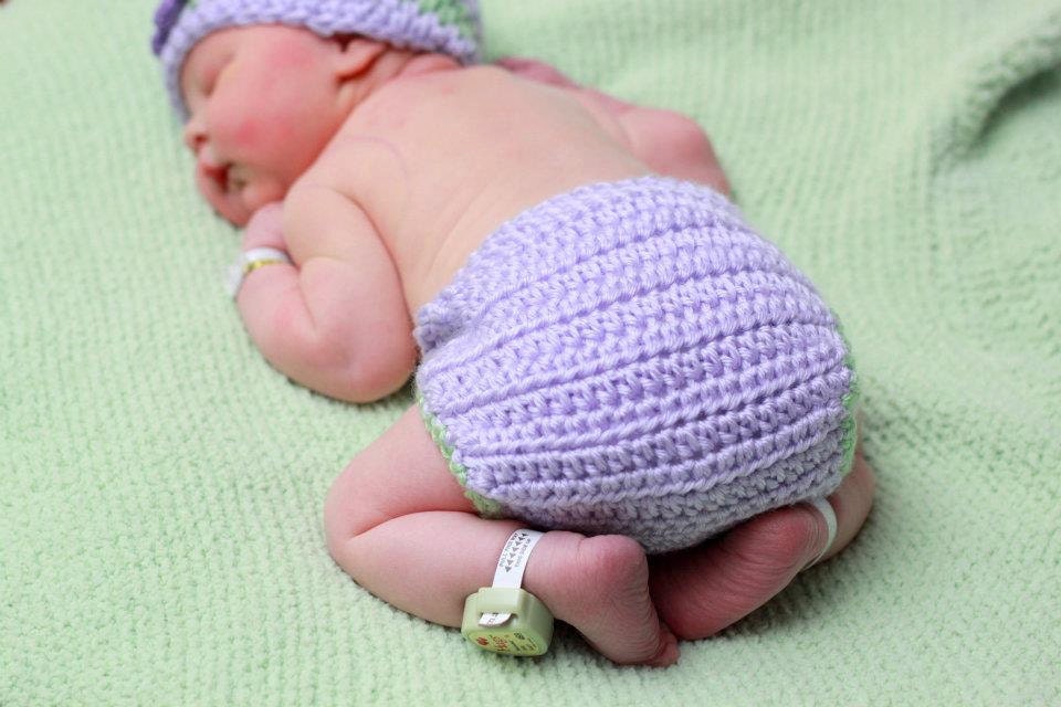 Newborn Baby Girl Matching Crochet Diaper Cover and Hat with Crochet Flower, Easter Outfit