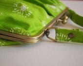 metal frame purse. day bag. summer bag. kisslock purse. ball clasp snap purse. kisslock bag. grass green or yellow dandelion.