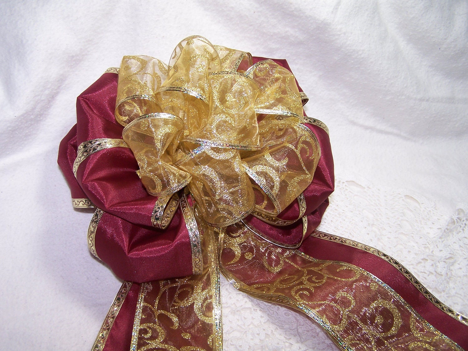 Large 9 inch Burgundy and Gold Bow Handmade Wreath Pew Holiday Christmas Thanksgiving Autumn Decor Gift Party Ribbon