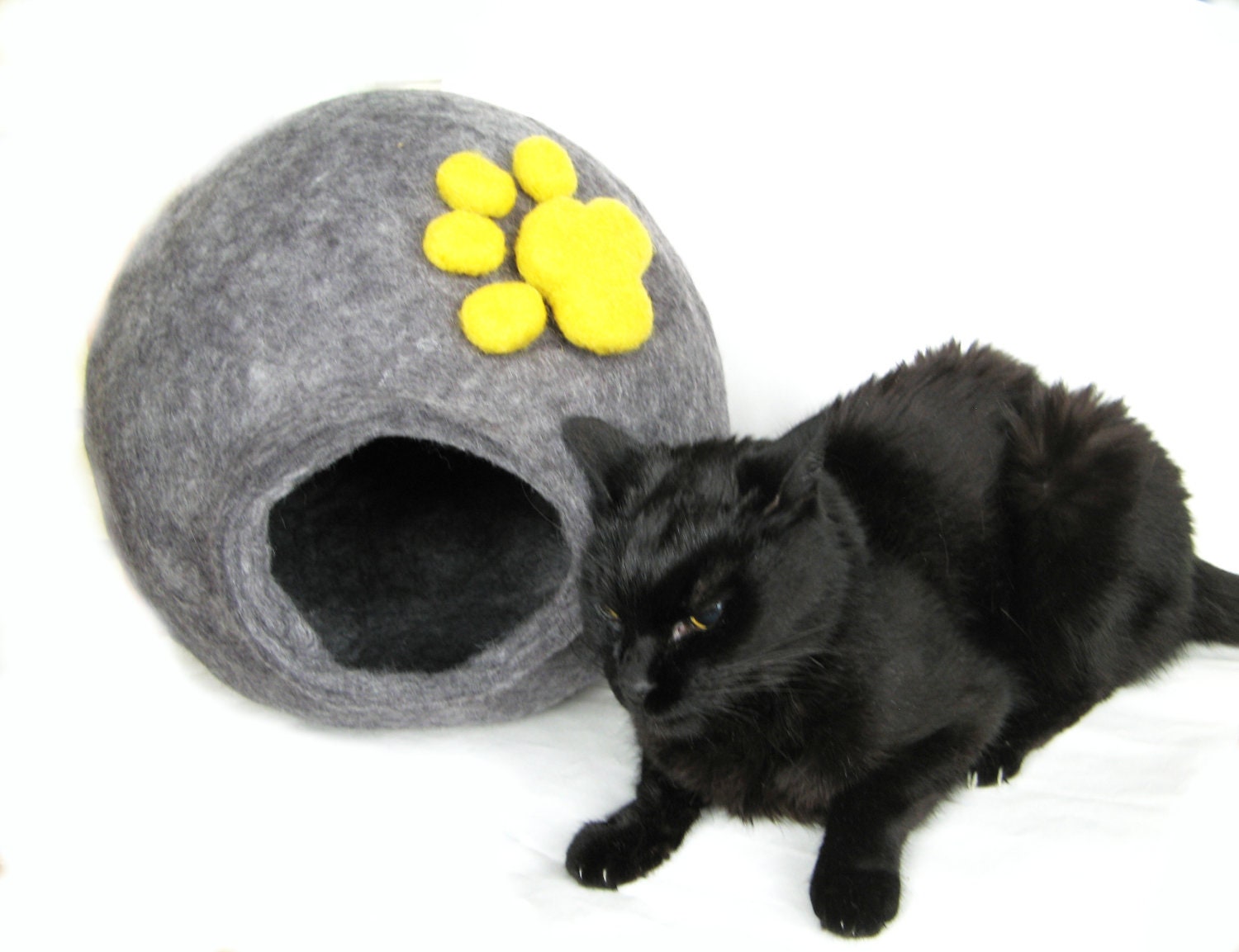 Wool Walker Pet Bed Cat Bed. Pure Wool. Pet Cave. Grey color with yellow paw