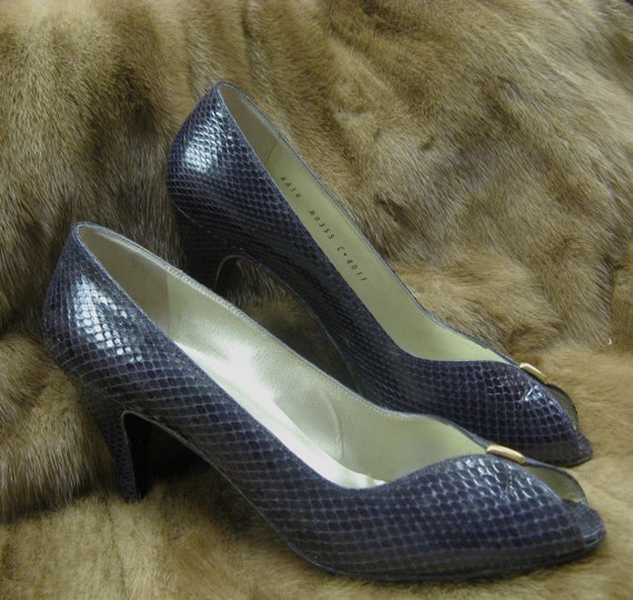 Vintage Purple Snakeskin Peeptoe High Heels Italy Designer Shoes by Bruno Magli