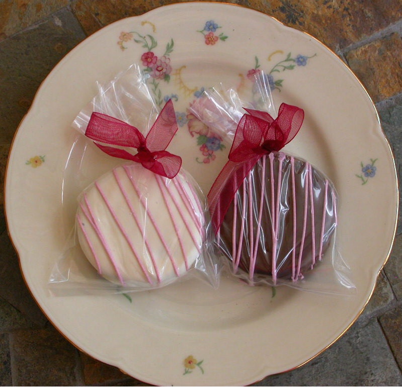 60 edible wedding cookie favors - Dipped Double Stuf Oreo Cookies for bridal showers, baby showers, birthday party favor