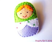 Matryoshka doll felt brooch - Green, white and lilac