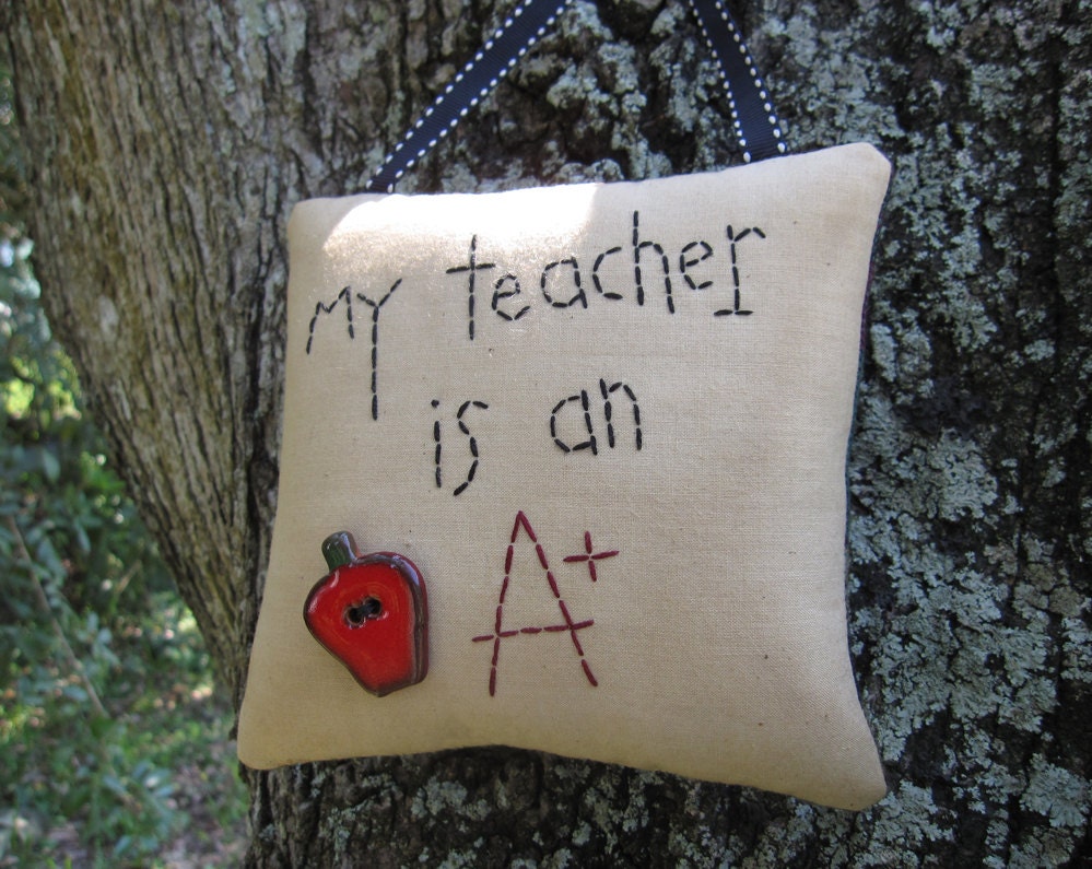 School TEACHER Gift - Primitive Embroidered Stitchery - Door Hanger OOAK