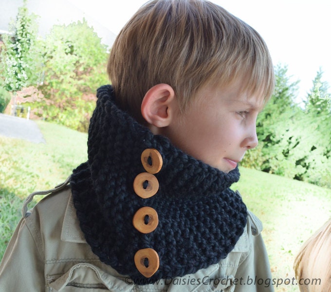 Man Scarf Chunky Bulky Unisex Neck Warmer wool cowl with wooden buttons, Adult Black Scarf Soft Neckwarmer Gift under 40 50