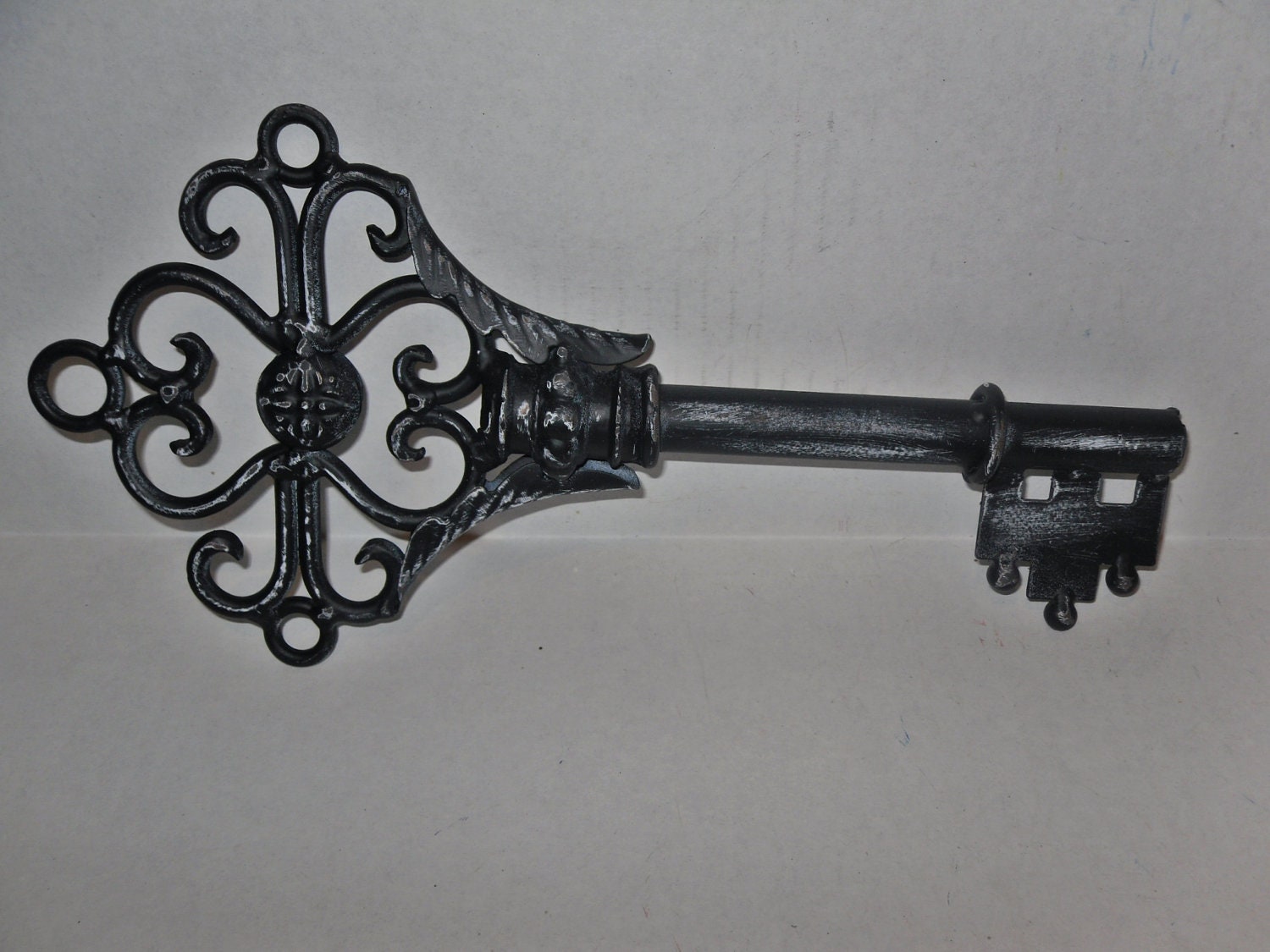 Large Skeleton Key / Wall Decor / Shabby Chic decor / French Country / Paris Apartment / Shabby Chic Decor