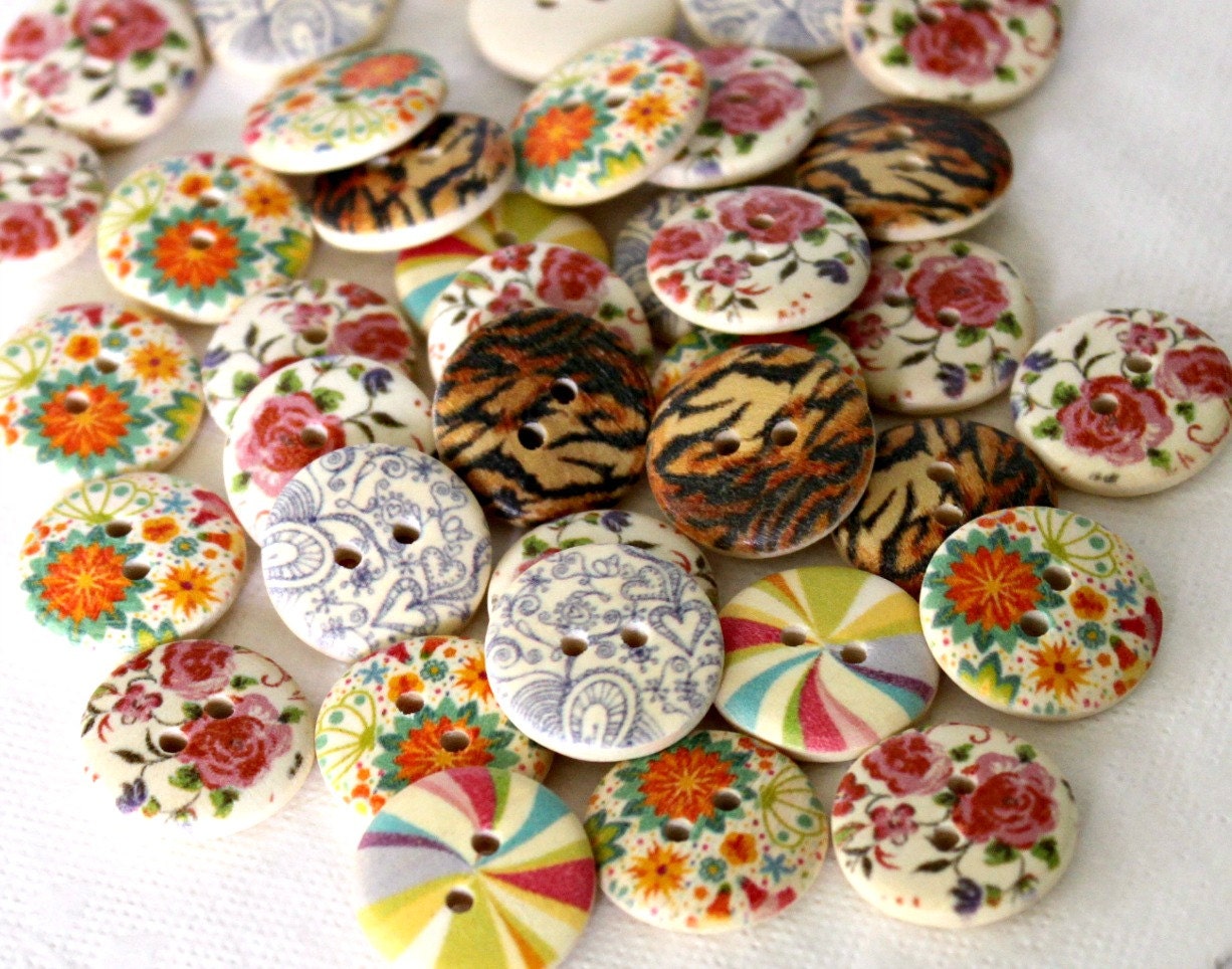 Round Wooden Buttons. 20 pcs.18mm 0.71 inch. Circle. Flower prints. Floral mix.