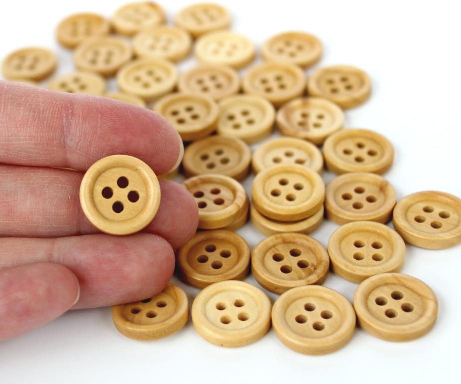 Round Wooden Buttons. Natural. Beige. Light brown. 50 pcs. 15mm 0.59 inch. 4 holes.