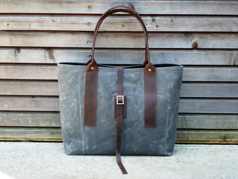 Waxed canvas carry all/ shoulderbag with waxed leather handles and strap COLLECTION UNISEX