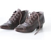 size 8 M women's ANKLE BOOTIES witchy pointed toe HEEL suede brown shoes
