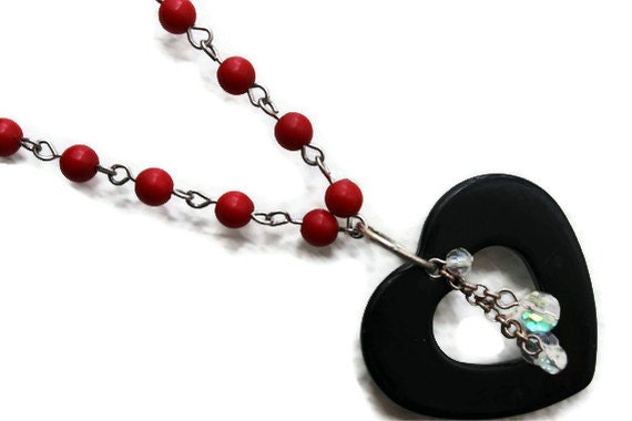 Recycled Red Beaded Valentine Black Heart Dangle Romance Love Anniversary Charm Bracelet