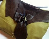 Cambridge    Leather Green and brown bag
