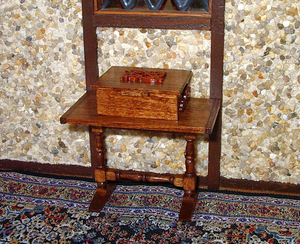 Trestle Stand