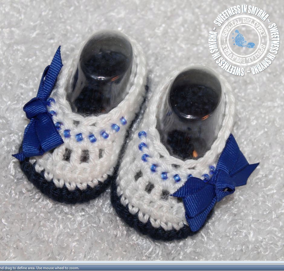 Baby Shoes, Crochet Baby Booties - Baby Girl Booties - Ballet Slippers - Dark Blue, White, Bow Shoes, Glass Beads, READY TO SHIP