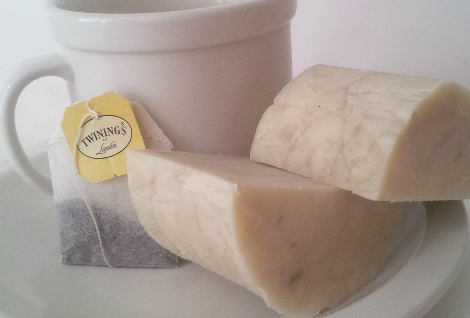 Women's Shaving Soap - Earl Grey Tea with Lemon - Rounded Soap with Betonite Clay 4oz VEGAN
