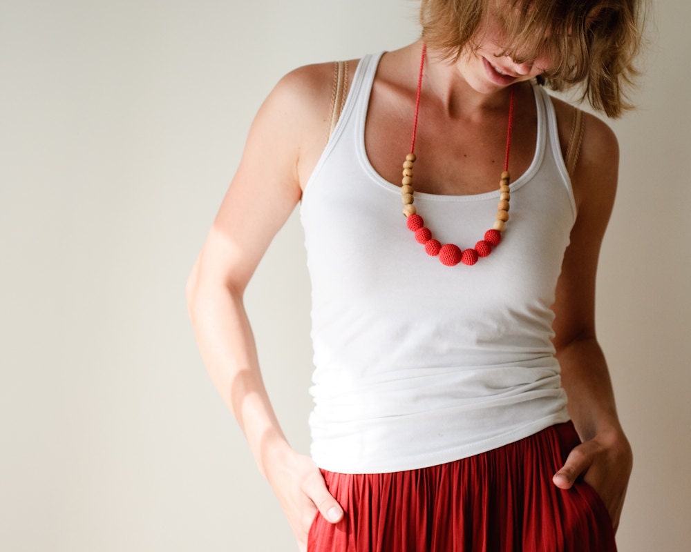 Breastfeeding & Babywearing Necklace by KangarooCare - juniper wood and bright red beads