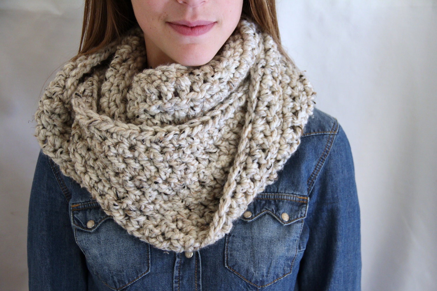 OATMEAL Crochet Long Chunky Infinity Scarf Loop Chunky Acrylic and Lamb's Wool Gift for Mom, Sister, Sister in Law, Daughter, Grandma, Aunt