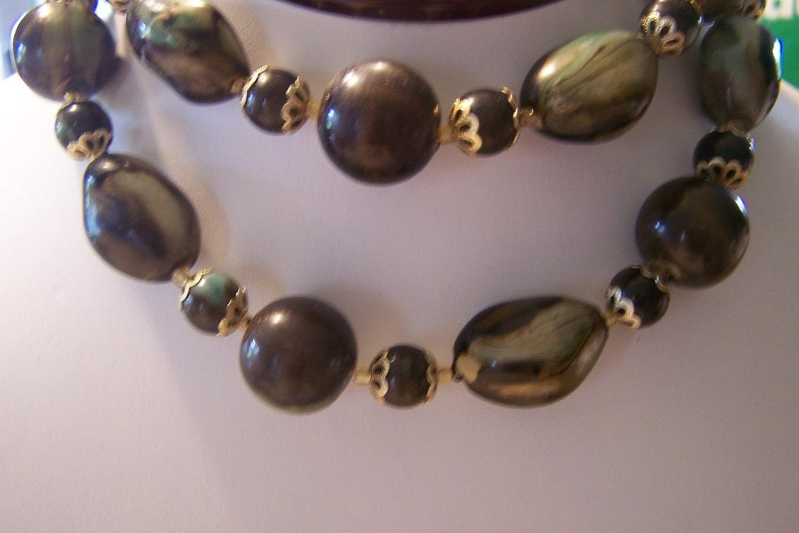Vintage Necklace Brown & Green Marbled Bead N3292