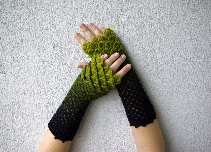 Cute arm warmers Crochet mittens Spring accessory - green black dragon egg pattern