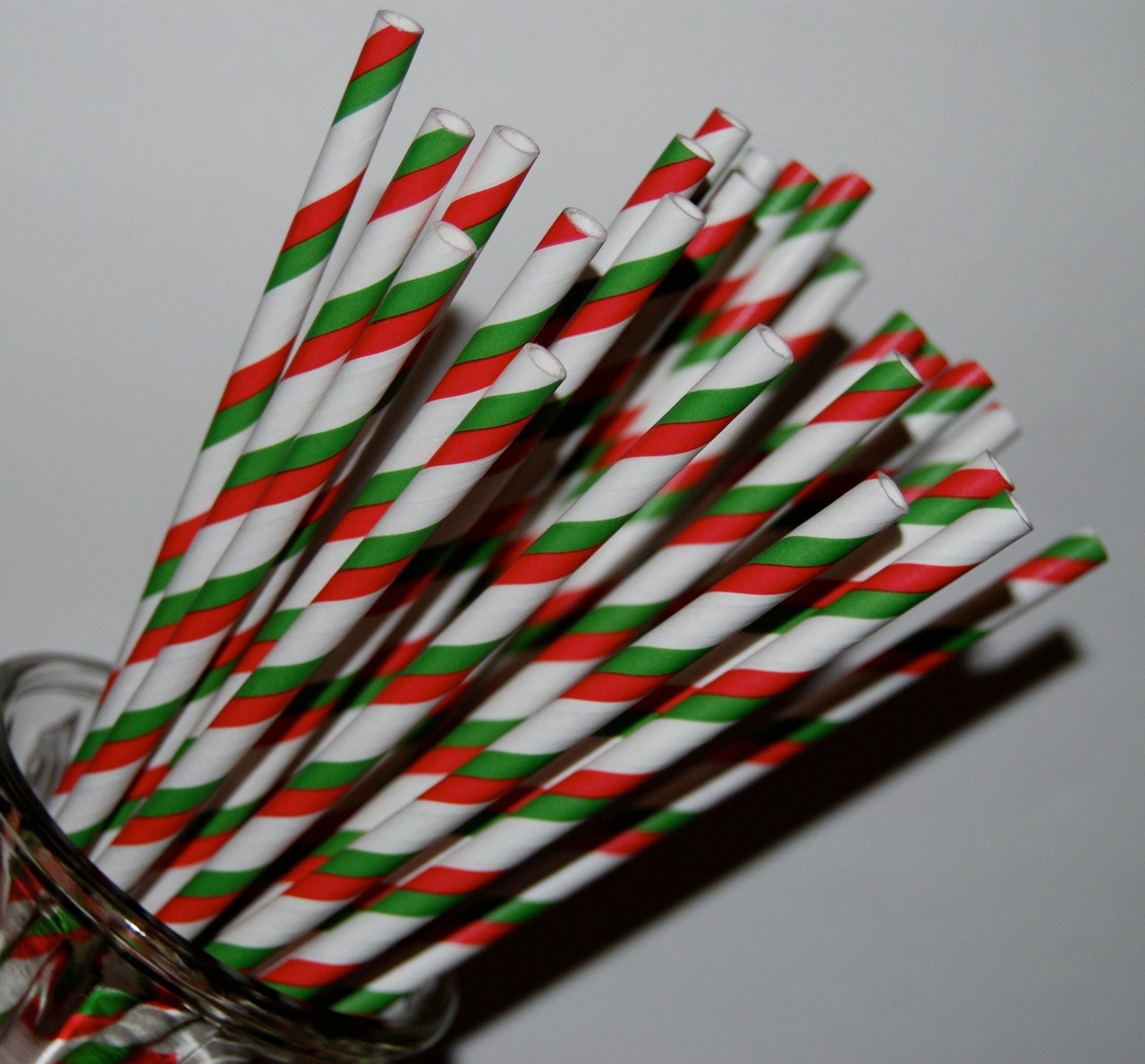 100 red and Green Christmas Holiday  double stripe paper straws   with FREE Blank Flags   See - "Personalized" flag option.